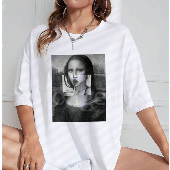 White Oversized Tee Crewneck Short Sleeve Printed Appliqué Modern Mona Lisa - Picture 1 of 11